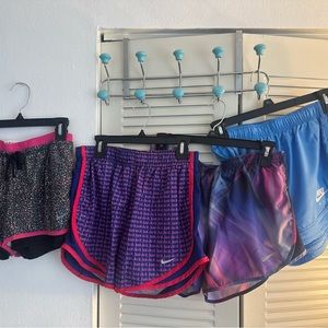 SET OF 4 Nike.Please look pictures//video for better description!!❣️😉